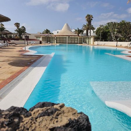 Bungalow Goa Pool View, Playa Roca Residence Sea Front Access - Free Ac - Wifi Costa Teguise Luaran gambar