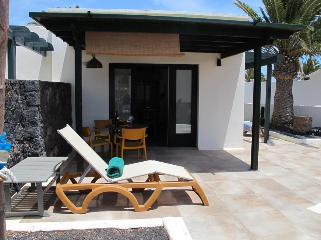Bungalow Goa Pool View, Playa Roca Residence Sea Front Access - Free Ac - Wifi Costa Teguise Luaran gambar