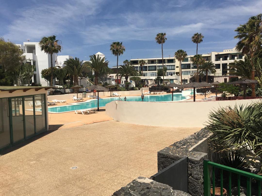Bungalow Goa Pool View, Playa Roca Residence Sea Front Access - Free Ac - Wifi Costa Teguise Luaran gambar
