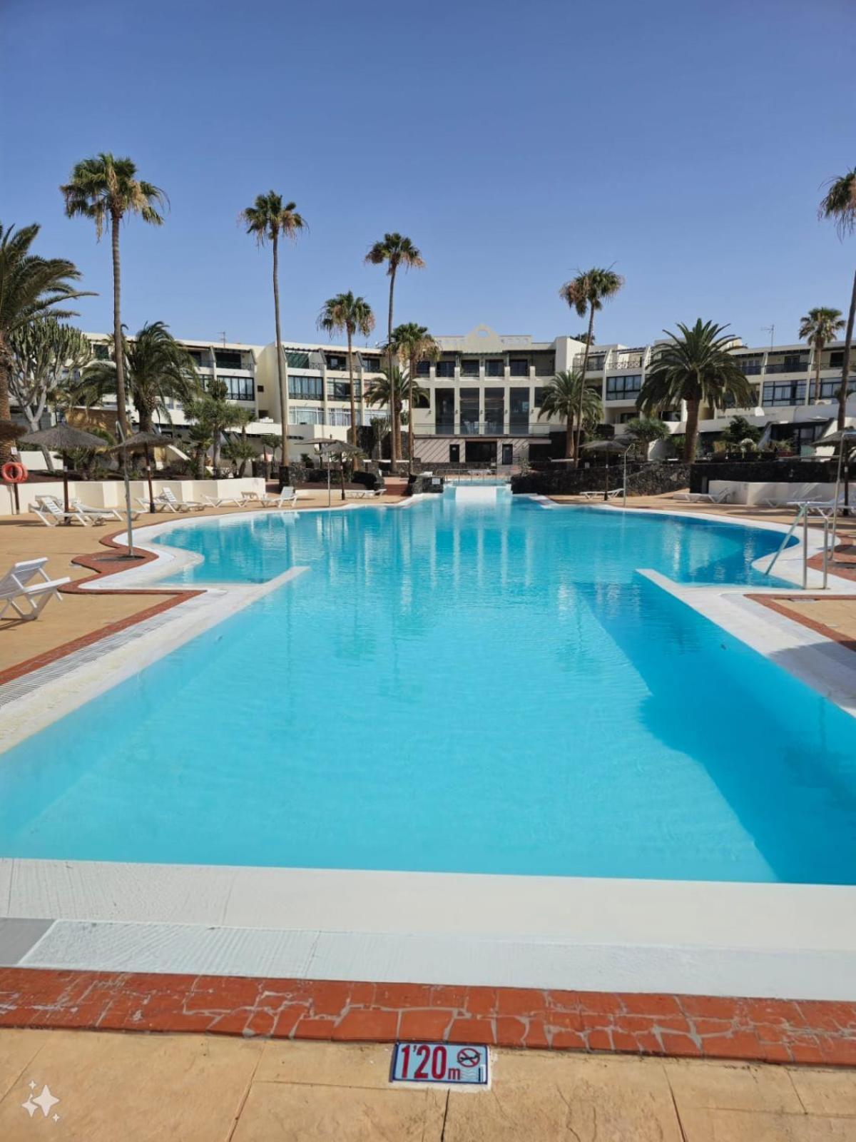 Bungalow Goa Pool View, Playa Roca Residence Sea Front Access - Free Ac - Wifi Costa Teguise Luaran gambar
